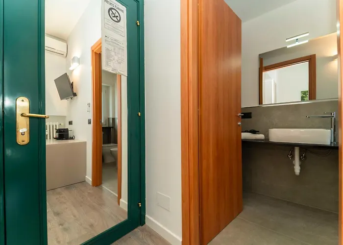 Residenza Carducci 게스트하우스 *